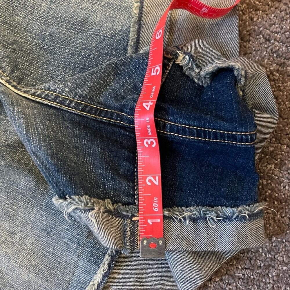 NWT Torrid Mid-Rise Cuffed Denim Shorts Vintage Stretch Medium Wash 26 - Picture 7 of 7